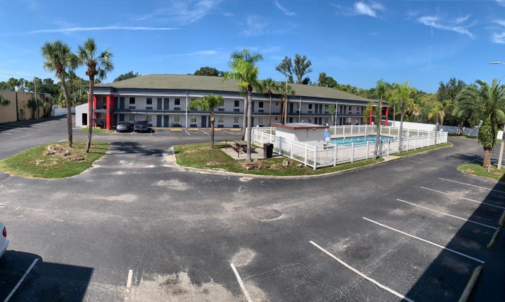 La Casa Inn New Port Richey Gulf Beach Us-19 エクステリア 写真